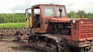 Чем отличались Советские сельхоз трактора от промышленных?