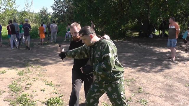 Отработка навыков реверсивного хвата ножа смотреть онлайн