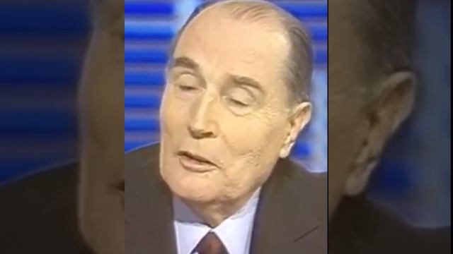 Presidente François Mitterrand explicando las reformas sociales de Francia acontecidas en su mandat