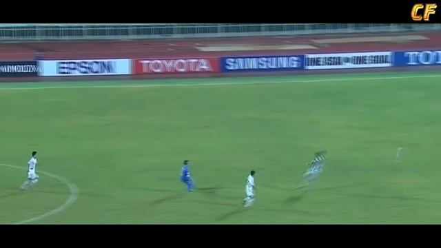 ЭТОТ ГОЛ УДИВИЛ ВЕСЬ МИР | ГОЛЫ ЧЕРЕЗ ВСЕ ПОЛЕ смотреть онлайн