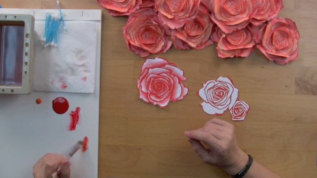 Jumbo Cling Rose Paper Pin смотреть онлайн