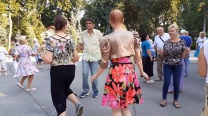 ПОЦЕЛУЮ В ГУБЫ ГОРЯЧО!??/ТАНЦЫ В ПАРКЕ ГОРЬКОГО ХАРЬКОВ ИЮЛЬ 2021