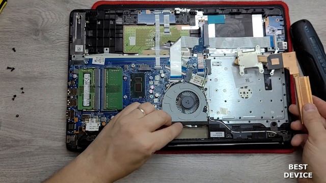 Апгрейд HP 15 da0191ur , как разобрать ноутбук, замена термопасты, установка SSD смотреть онлайн