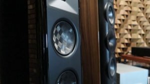 Borresen X3 @ DAN D’AGOSTINO Momentum M400 @ DCS Rossini Apex DAC