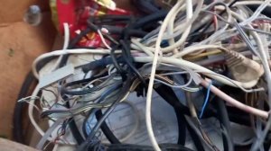 ЛАЗАЮ ПО МУСОРНЫМ БАКАМ! НАШЁЛ КУЧА МЕДИ И ЛАТУНИ! КАК НАЙТИ МЕДЬ ЛАЗАЯ ПО МУСОРКАМ? ГДЕ НАЙТИ МЕДЬ