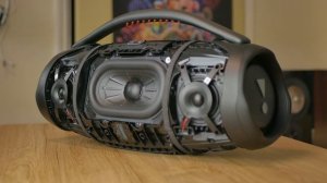 JBL BOOMBOX 3 BOOMING BASS!?