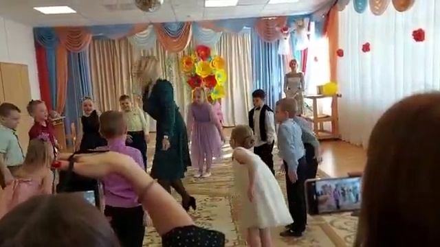 Танец-игра "Тётя Весельчак"