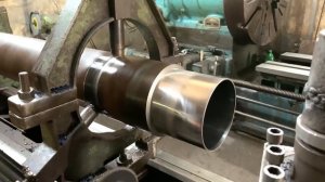 Repair Damaged Hydraulic Cylinder Barrels Turning Large Steel Tube into Hydraulic Cylinder Barrel