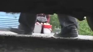Прикол номер видел, бабка яблоки мент