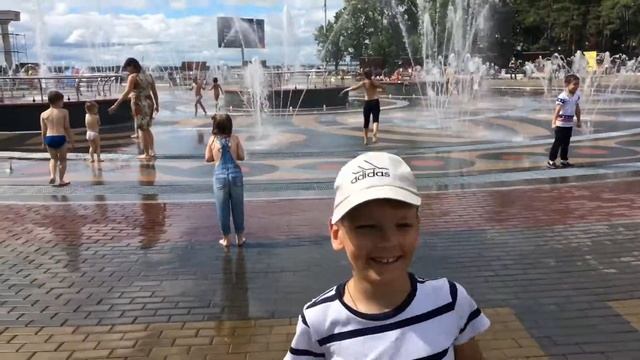 Фантан на набережной в Хабаровске смотреть онлайн