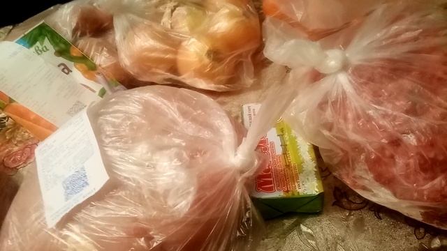 Получила свою зарплату.Накупила мяса свинина,фарш говядина и филе грудки,шпикачки.купила хурму и лу смотреть онлайн