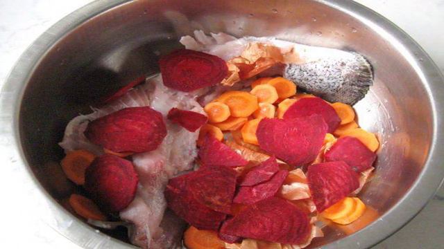 Фаршированная рыба с жареным луком
