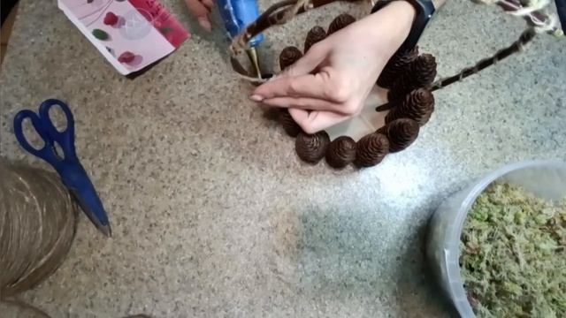 Корзинка из еловых шишек смотреть онлайн