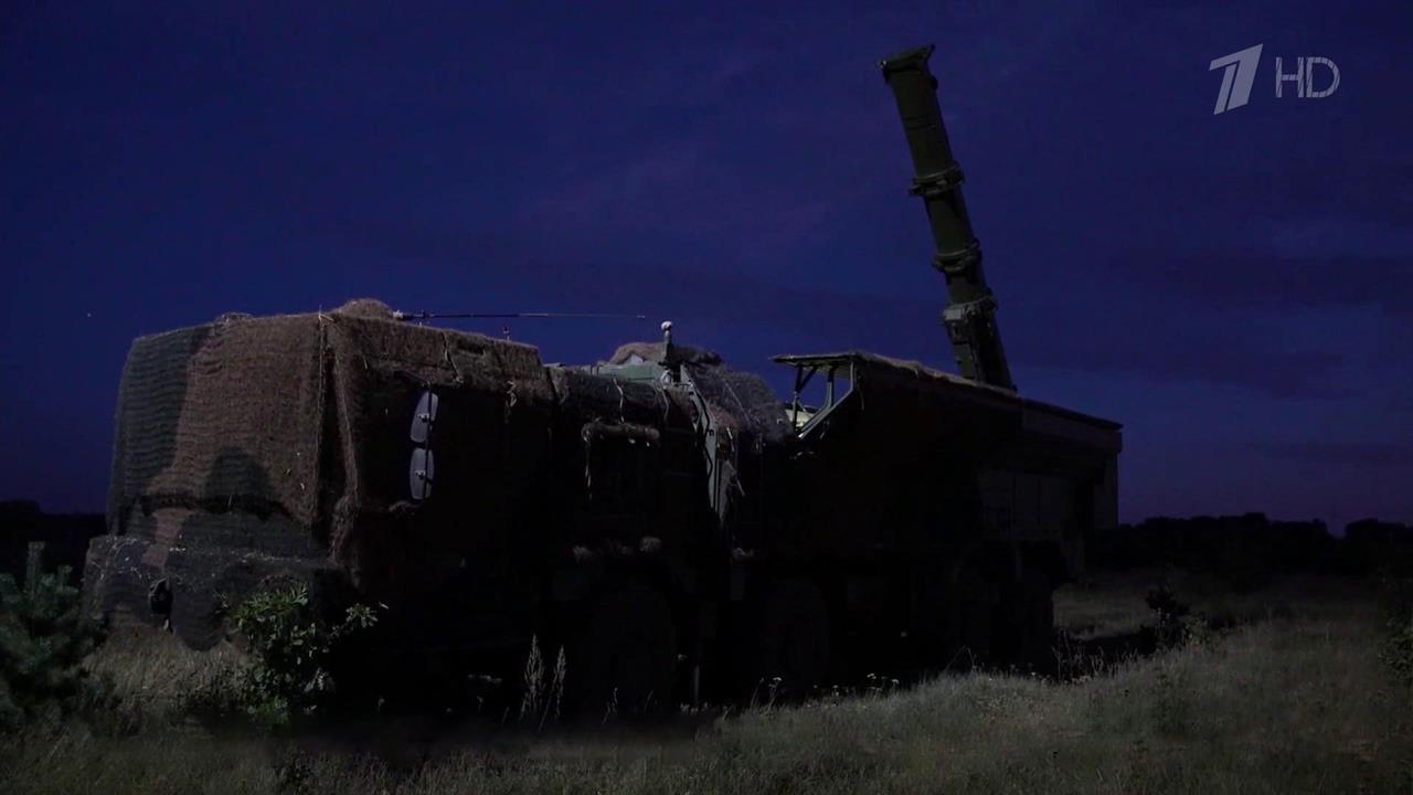 Российская армия нанесла массированный удар высокоточным оружием по военным аэродромам противника