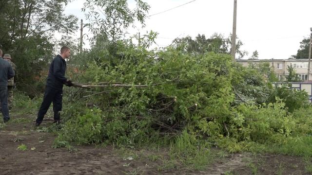 В р. п. Побединка состоялся очередной субботник.