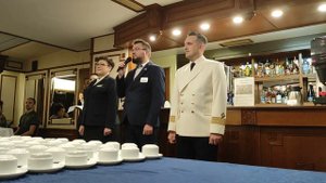 Капитанский ужин на теплоходе "Лебединое озеро"