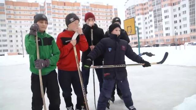 Гомельчане залили каток во дворе