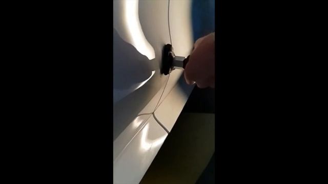 Ремонт вмятины двери кузова авто | Холодная клеевая система смотреть онлайн