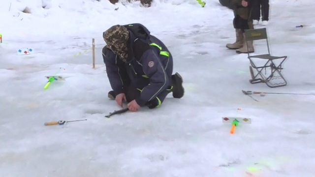 зимняя рыбалка 2016-17. Ловля форели видео, обзор платных водоёмов смотреть онлайн