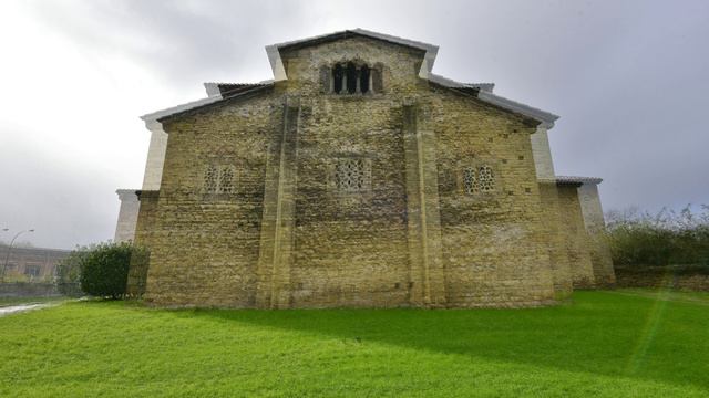 San Julián de los Prados