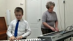 13) Песенка о капитане из к-ф «Дети капитана Гранта» И.Дунаевский, исполняет ансамбль синтезаторов