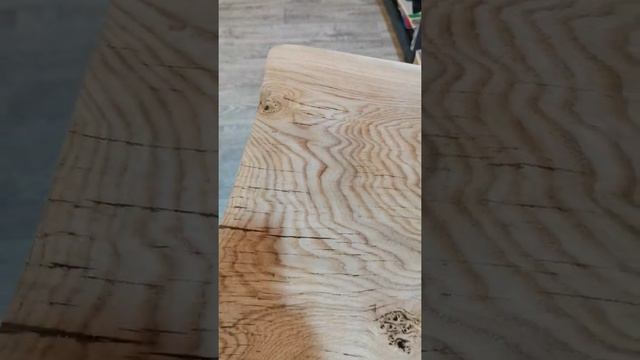 Стол из дубового слэба необычной формы в стиле лофт. Table made of oak slab in loft style.