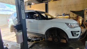 Замена передних тормозных дисков и колодок на Ford Explorer 2016 года. Почему так долго...