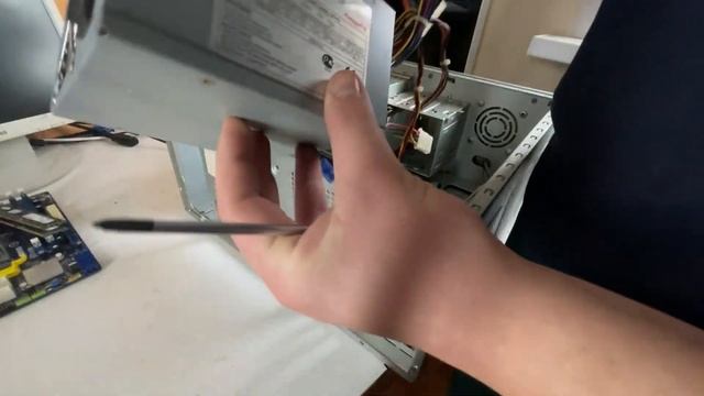 Купил 2 старых компа за 1500р и продал в 4 раза дороже? / Схема заработка на Avito смотреть онлайн