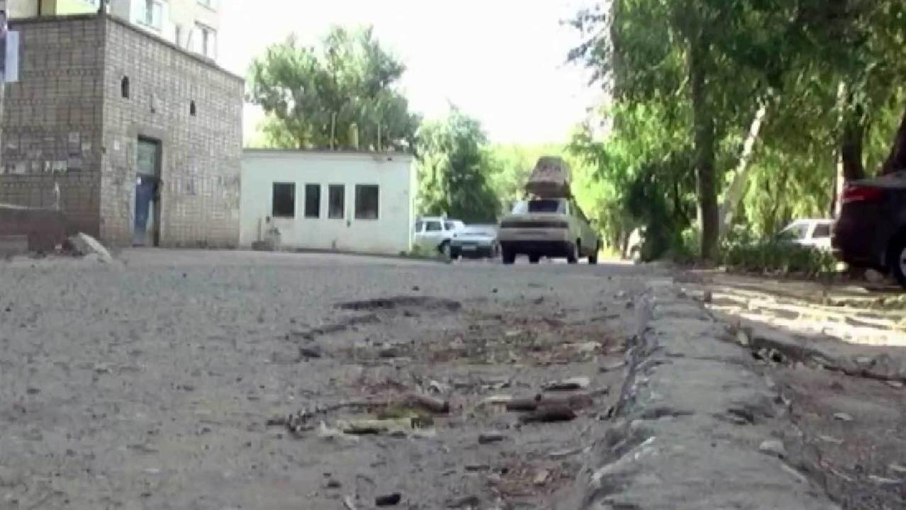 В Астрахани за самовольный ремонт дороги жителям грозит штраф
