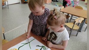 "Красивые цветы" рисование воздушными шарами в первой младшей группе  Ягодка". mp4