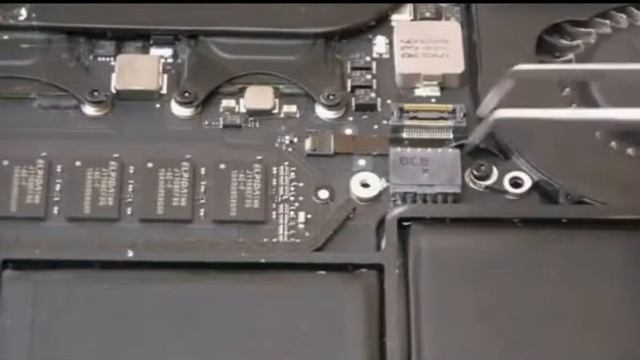 Чистка ноутбука MacBook Air от пыли