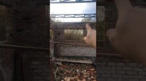 Гараж мастерская из б/у кирпича в пол кирпича и из внутренней стороны заливка полистиролбетоном