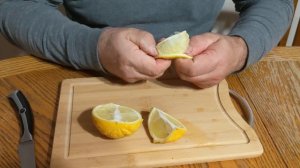 Пробуем каков бергамот на вкус. Bergamot fruit testing.