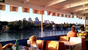 Город Ростов на Дону. Прогулочный катер по реке Дон .