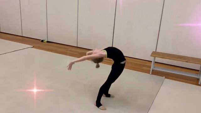 Аня и спор. команда по эстетической гимнастики школы Хамовники поздравляют тренера Татьяну Андреевн смотреть онлайн