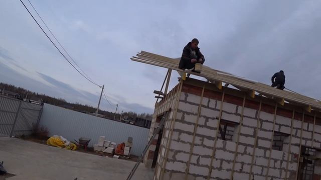 Обрешетка двухскатной крыши. Обрешетка под металлочерепицу.
