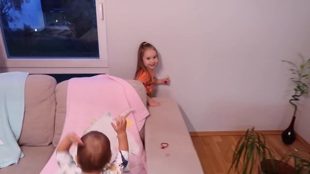 ВЛОГ. СТРИЖКА.ЧТО С САДОМ?БЕДНЫЕ СОСЕДИ :) СБОРКА КРОВАТОК! смотреть онлайн