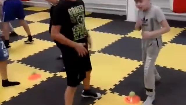 Нижнекамск. Спарта. Схвати мяч первым.