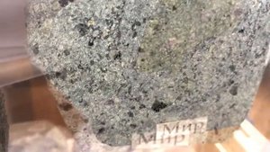 Кимберлиты - особый тип горных пород, содержащих алмазы.