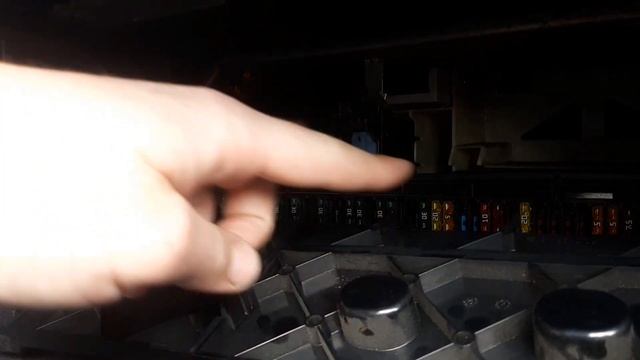 Где находятся предохранители BMW E60/E61 смотреть онлайн