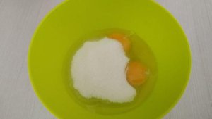 Шарлотка на кефире