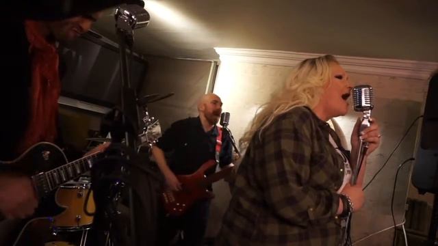 Tainted Love, Gloria Jones смотреть онлайн