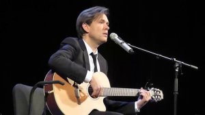 Поет Олег Погудин Плещут холодные волны