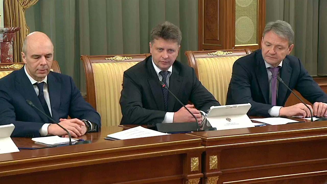 О ходе поисковой операции в Черном море премьеру доложил министр транспорта Максим Соколов