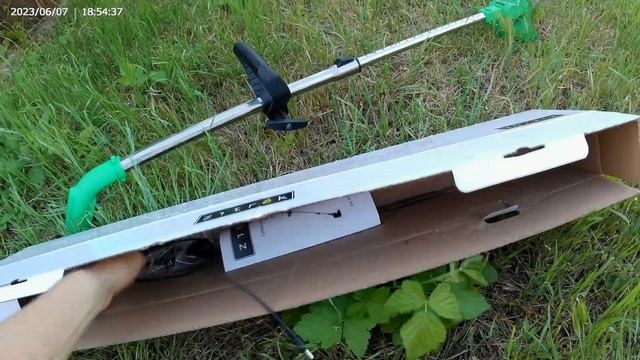 Триммер аккумуляторный ZITREK GreenCut 12 и экономия на аккумуляторах для шуруповерта. смотреть онлайн