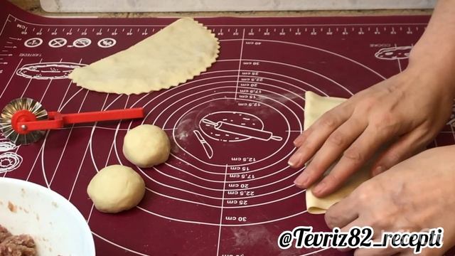 Чебуреки на заварном тесте.