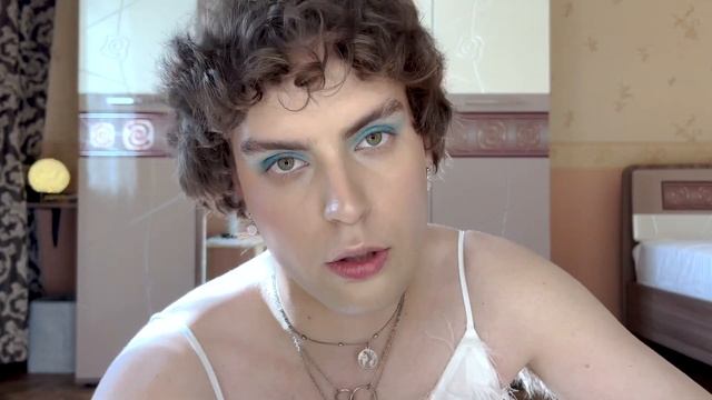 Красочный летний макияж | Туториал по макияжу с облаками смотреть онлайн