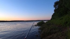 На ЗАКАТЕ всегда КЛЮЁТ! Ловля на Спиннинг! Рыбалка на Оке!