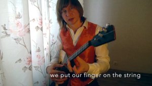 БАЛАЛАЙКА - настройка струн  Урок 2.  Уроки игры на балалайке. Balalaikatutorial. Андрей Матвеев.