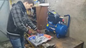 Распаковка компрессора Зубр ЗКПМ-240-24-1.5